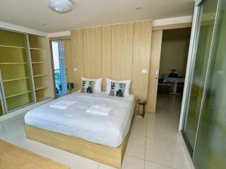 Beachfront Patong Hillside Modern Apartment - 8