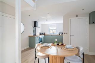 Unique luxury barn with private wood-fired hot tub - Selby - 9