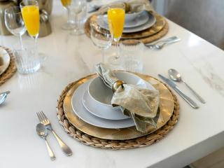 Kensington - 2BR Burj View & Dubai Mall Linked! - 9