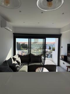 The Retro Suite Kato Paphos 2 min to the beach - 4