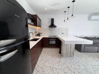 The Retro Suite Kato Paphos 2 min to the beach - 9