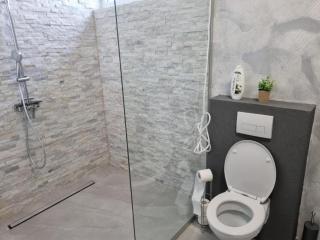 Georgiana Apartments 2 - 9