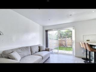 Modern 4 bed house in historic town - 3