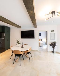 Zuri-Spacious 2BR Private House near Brasov with Parking,Ideal for Families Couples - 8