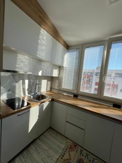 Modern Apartment BalconyBright&Spacious fast Wi-fi -  - 6