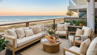 Henley Beachfront Home + Sauna, 200m From Square! - 9