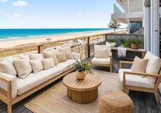 Henley Beachfront Home + Sauna, 200m From Square! - 9