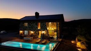 Isıtmalı Jakuzi 6000m2 içerisinde özel taş villa - 9