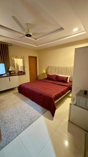 Modern Studio Penthouse in E11 - 6