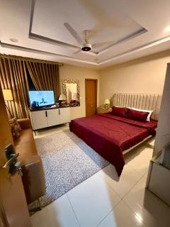 Modern Studio Penthouse in E11 - 4