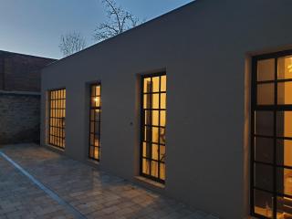 Art Nouveau apartment with garden in Pisek - 6