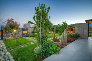 Mama Georgia's Villa - 7