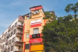 Hotel O by OYO The Royal Velvet - 9