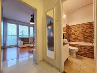 Park View City Center Location Apartment with Balcony - 7