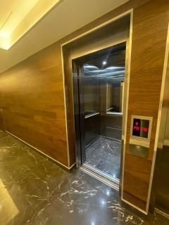 Beautiful with a pool and garage - 1