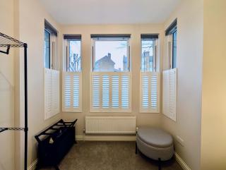 Stylish 2 Bed Clapham Flat with Private Patio - 5
