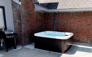 Hot Tub, 4BR with pool table, Pingpong, Air Hockey - 9