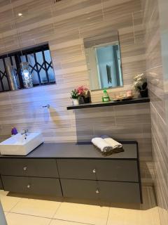 Knovi Guesthouse - 1