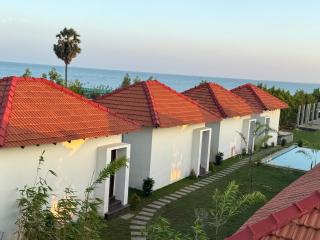 Road House Resort - 9