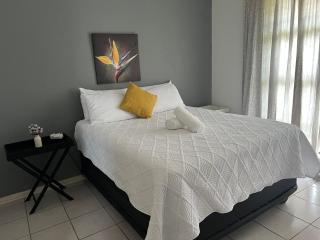 Alexander Guest house - 1