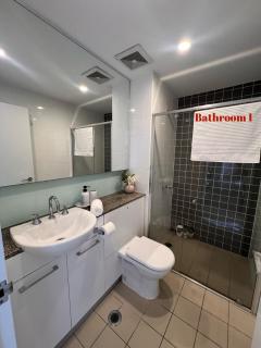 Wolli Creek Entire 2-Bedroom apartment with 2 bathrooms - 4