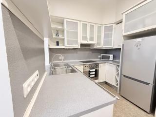 Families & Groups 4 Bedrooms 6 Guests - 3