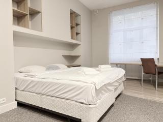 Families & Groups 4 Bedrooms 6 Guests - 9