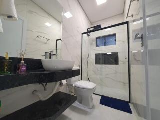 Casa de Alto Padrão com 5 Suítes e Piscina - 9