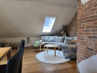 statt HOTEL - individuelle, gemütliche Dachgeschoßwohnung zum wohlfühlen - im Herzen Oldenburg - Oldemburgo - 9