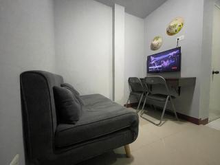 Fully-furnished One-bedroom Apartment with Wi-fi - 1