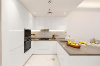 Private Pool Stylish 1BR Arjan - 8