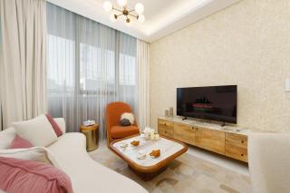 Private Pool Stylish 1BR Arjan - 4