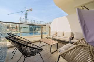 Private Pool Stylish 1BR Arjan - 5
