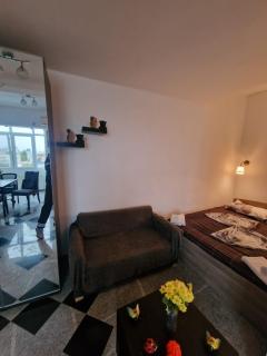 gorgeous studio ultracentral - 4