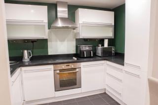 City View Apt By Eason Stays Short Lets Manchester - 4