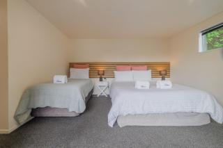 Meteor Suite for 3 - Parking Kitchenette - 9