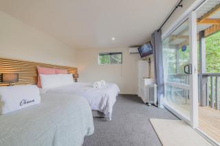 Meteor Suite for 3 - Parking Kitchenette - 7