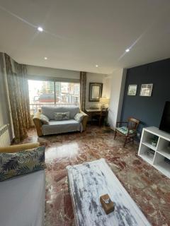 Piso muy amplio Casco Historico - 2