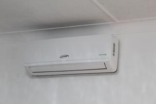 Sunlit Retreat Constantia Kloof - 1