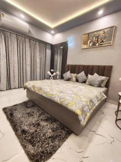 Modern Private Studio near Gaur City Mall for Comfortable Monthly Stay - 0