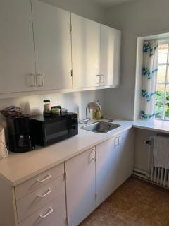 Apartment in family-owned, historic Manor - 4