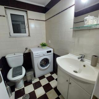 The Mastiha Spot 5 - 9