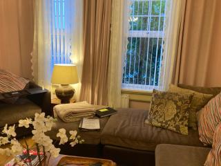 Mountroyal Victorian Self Catering Apartment 2 - 6