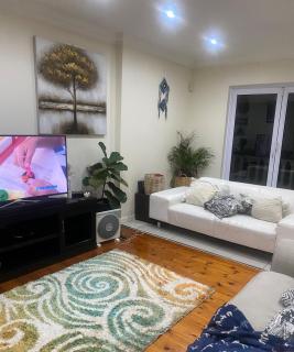 Balmoral Beauty-Sea Views & Pool - Durban - 0