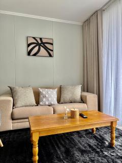 Stunning Apartment in Ellipse Waterfall Midrand - 9