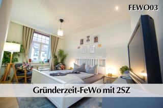12 FEWOs im Jugendstilhaus mit Aufzug, großer Terrasse, Kingsize-Betten, 250Mbts WLAN, 55 Zoll Smart-TV - Nur ein kurzer Spaziergang durch den Park Venedig zur Krämerbrücke - Kostenlose Parkplätze in den umliegenden Straßen - Gaststätte im Haus - 3
