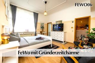 12 FEWOs im Jugendstilhaus mit Aufzug, großer Terrasse, Kingsize-Betten, 250Mbts WLAN, 55 Zoll Smart-TV - Nur ein kurzer Spaziergang durch den Park Venedig zur Krämerbrücke - Kostenlose Parkplätze in den umliegenden Straßen - Gaststätte im Haus - 4