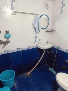 2 BR Homestay, Balcony, AC - 9