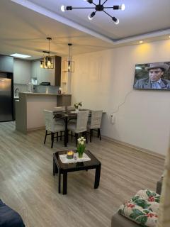 Acogedor departamento en centro de Chone, con garaje - 1