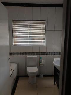 Ikhutseng Guesthouse - 6